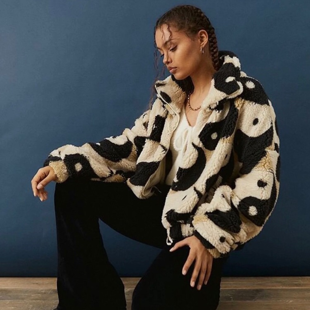 • yin yang sherpa jacket •